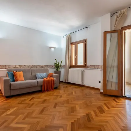 Apartment Exclusive House City Center With Private Terrace